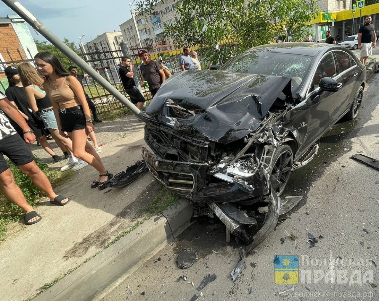 Водитель погиб, годовалый малыш в больнице: в Волгограде «Киа» не уступил  «Мерседесу» | Новости Волжского - Волжская правда