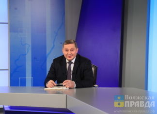 Три часа открытого диалога: Андрей Бочаров провел «Прямую линию»