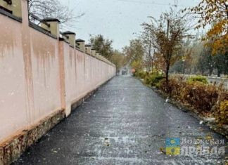 В Волжском за счет экономии средств отремонтировали тротуар на улице Набережной