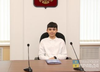 «Моих знаний было достаточно»: волжский школьник победил в шоу «Умнее всех» и сел в кресло спикера гордумы