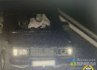 В Волжском водитель «семёрки» вертел дрифты на площади Свердлова