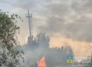 В Волжском горит транспортная база рядом с «Цветущим садом»