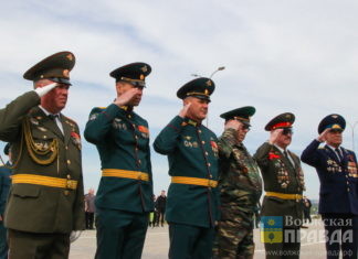 Волжане начали празднование Дня Победы с возложения цветов