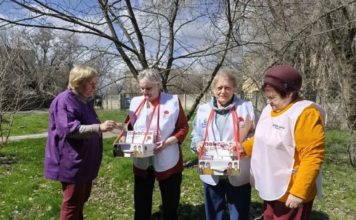 Серебряный возраст — золотые дела: в Волжском волонтёры в 11 раз участвуют в «Красной гвоздике»