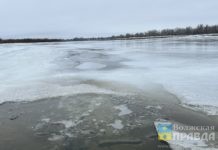 лед на реке зимой