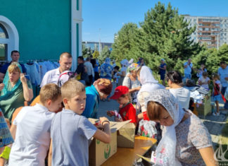 В Волжском закончилась акция «Соберём детей в школу»