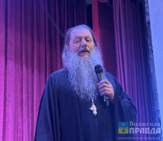 «Рожден не ползать, а летать»: звезда канала «Спас» Артемий Владимиров рассказал волжанам истории из своей жизни