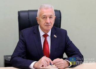 Всех женщин с 8 Марта поздравил председатель Волгоградской областной Думы Александр Блошкин