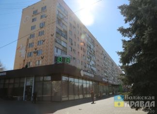 Жительницу Волжского возмутил Треш-натюрморт из крышной коллекции