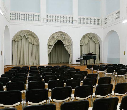 Бал, экскурсия, мастер-класс: волжан приглашают провести ночь в театре