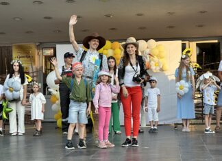 Ромашки из железа, шерсти и в виде каравая: в Волжском прошёл праздник, посвящённый Дню семьи, любви и верности