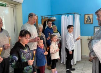 В Волжском покрестили подопечных Детского фонда