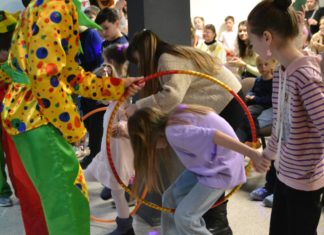 В волжском центре «Талисман» зиму проводили песнями и танцами, блинами и шашлыками