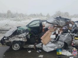 Погиб среди коробок из-под линз: под Волгоградом «КамАЗ» раздавил «Ладу Калину» с оптикой