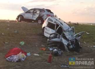 Трое взрослых погибли и трое детей пострадали в ДТП на трассе под Волгоградом