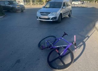 Жесткое ДТП с велосипедистом в Волжском попало на видео
