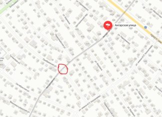 В Волжском пожилой водитель не сумел выехать с парковки