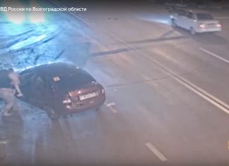 ДТП с двумя пострадавшими девочками в Волжском попало на видео