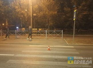 Состояние средней тяжести: в Волжском лихач на «Гранте» снёс у 18-й школы 3-летнего малыша