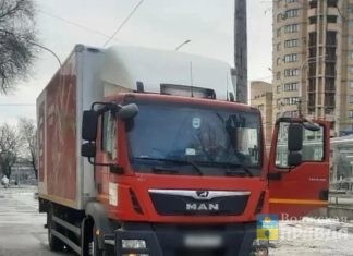 Умер до приезда скорой: в Волгограде фура с эмблемой «Магнита» задом раздавила пешехода