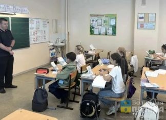 Госавтоинспекторы Волжского готовят юных горожан к «Лету безопасности»