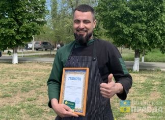 В Волжском в третий раз победителем фестиваля шашлыка стал Максим Нестеренко