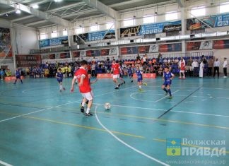 Артисты Волгоградского НЭТа провели товарищеский матч по футболу