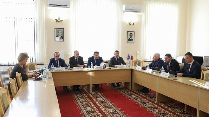 fxye2q69cv83me23pmj6zxcergv0yhji