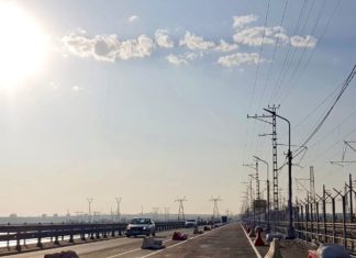 На Волжской ГЭС на некоторое время открывали две полосы для проезда машин