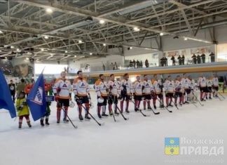 «В хоккей играют настоящие мужчины»: в Волжском стартовал чемпионат среди любительских команд