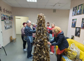 Связано с любовью: волжские волонтёры передают участникам СВО носки, сети и свечи собственного производства