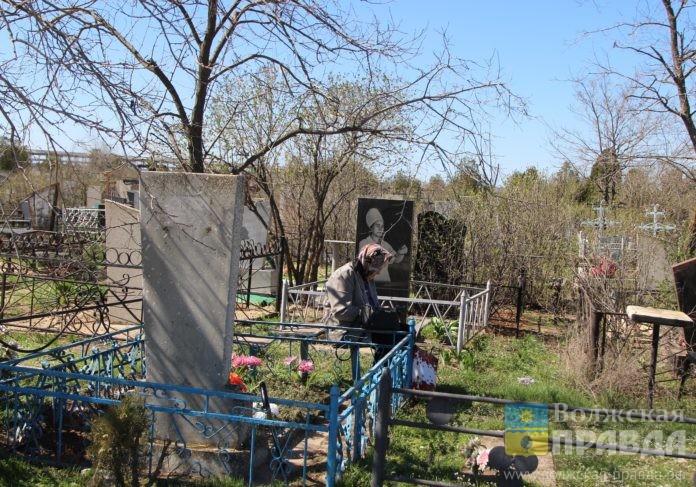 кладбище ЕБ