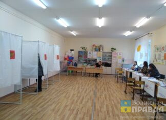 «Это мои первые выборы»: студент-медик из Волжского приехал в Погромное проголосовать
