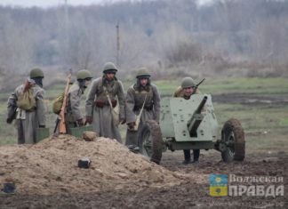 В Волжском прошла реконструкция контрнаступления под Сталинградом