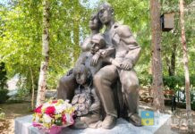 В День города в Волжском торжественно открыли памятник семье