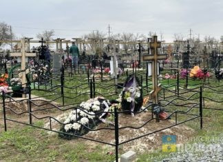 Водовод делают, мусор вывозят: кладбища Волжского приводят в порядок после зимы