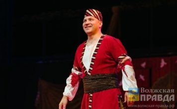 «Арлекин» выступит в усадьбе, а в ВДТ сыграет Андрей Носков: чем волжские театры удивят зрителей