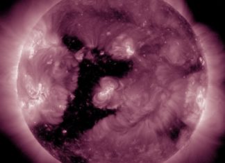 Единица в миллион км: волжан предупредили о необычной дыре на Солнце и магнитных бурях