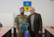 Огонь в сердце: в Волжском вручили награду герою СВО Павлу Кожевникову