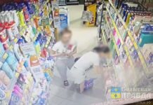 Брали с полки охапкой: волгоградки 18 и 13 лет стащили средств гигиены больше, чем на 3000