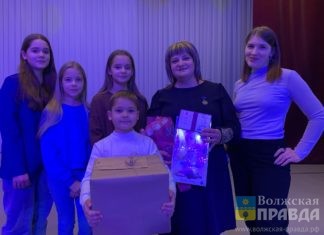 Получившая знак «Материнская слава» волжанка рассказала, как воспитывает пятерых детей