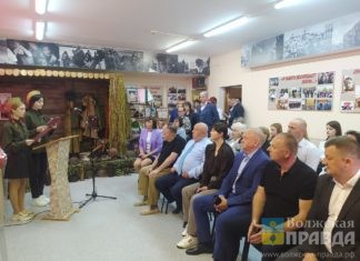 В Волжском случайно найденные награды фронтовиков передали школьному музею