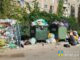 Инсталляция из мусора: волжане жалуются на горы отходов и поломанные контейнеры