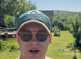 «Дадим ему палец»: Никита Кологривый захотел увезти с собой страуса из Волгоградской области