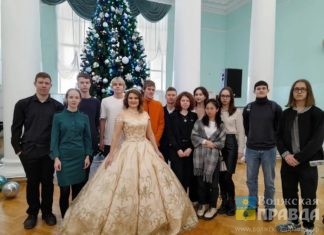 Юные волжане побывали на главной елке Волгоградской области