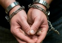 Избили и ограбили: в Волжском по горячим следам полиция задержала подозреваемых