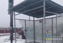 В Волжском новогодние ухари разнесли остановку на острове Зелёном