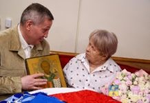 Андрей Бочаров выразил признательность Александре Пахмутовой за ее вклад в праздничные мероприятия в Волгограде