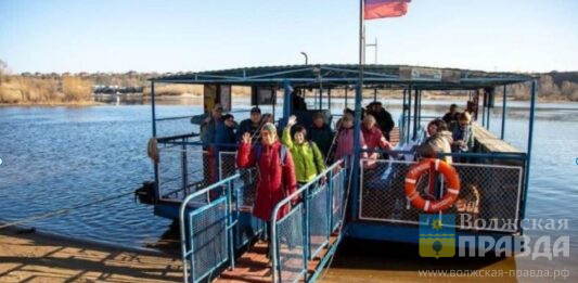 В Волжском 1 ноября завершает работу паромная переправа