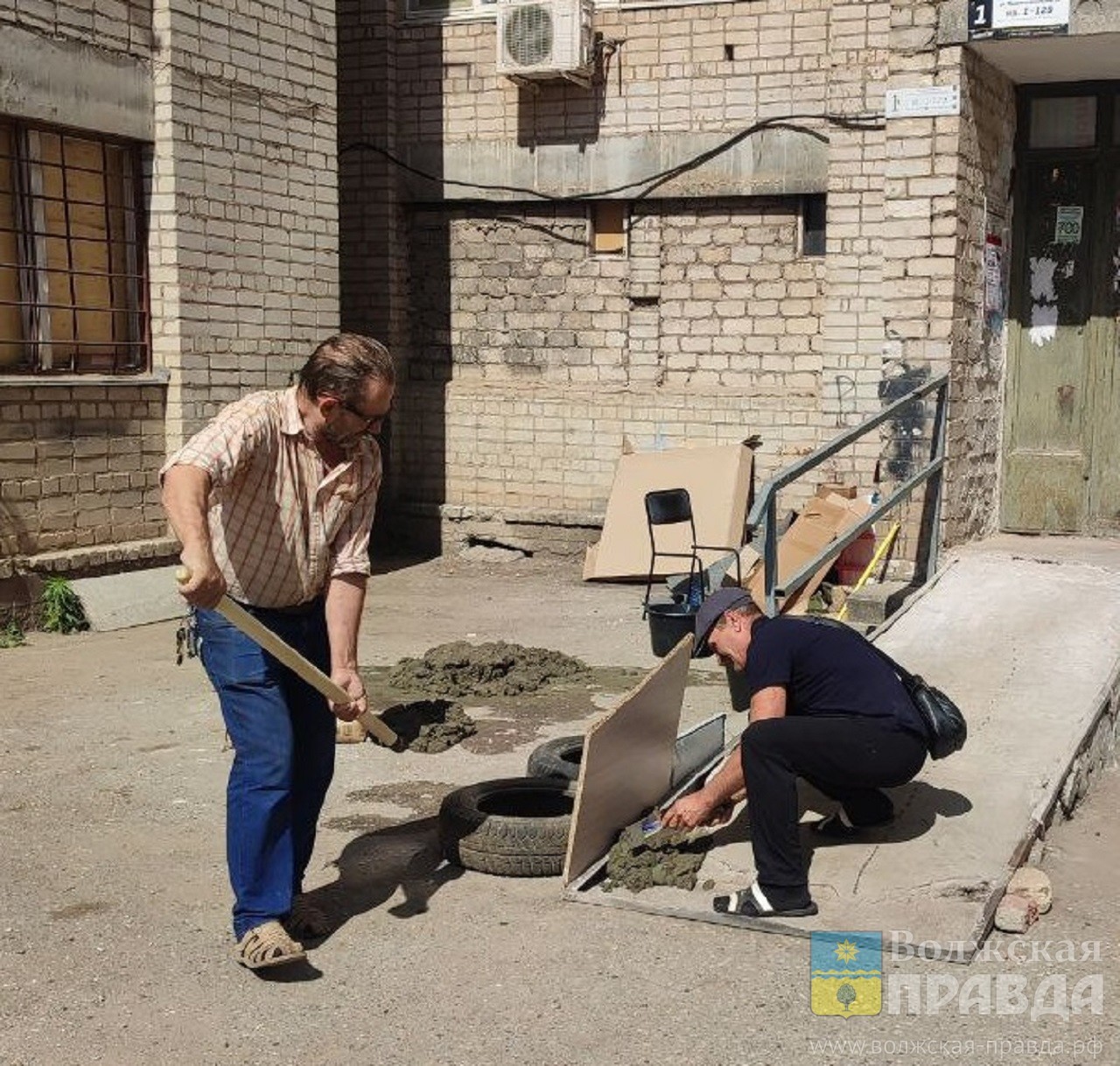 Волжская управляющая компания отремонтировала пандус для участника СВО |  Новости Волжского - Волжская правда